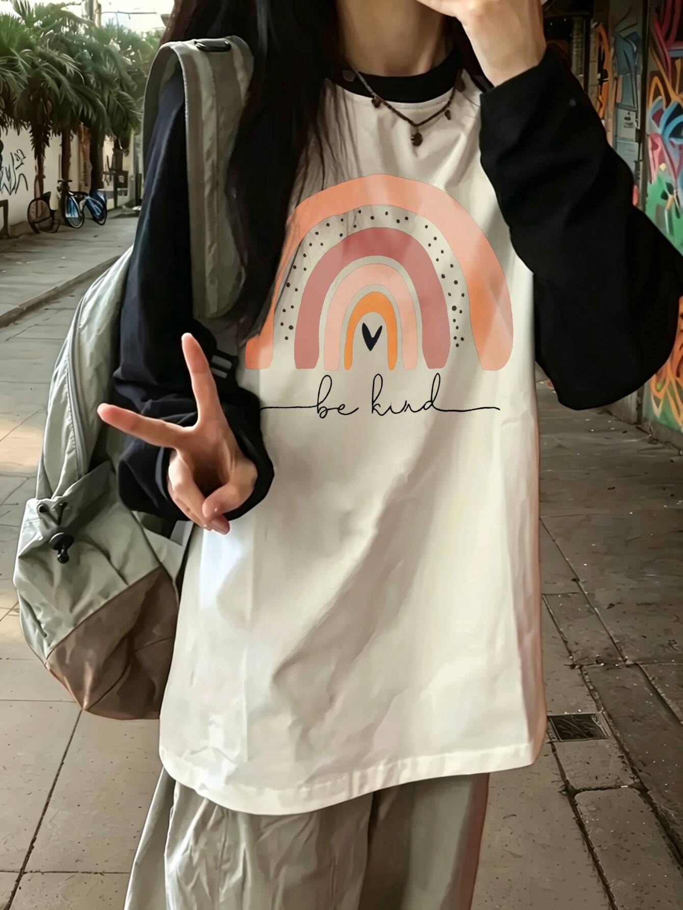 Tee Graphic Print - Kaus Lengan Panjang Motif Pelangi Kasual